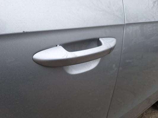Maner exterior portiera fata stanga VOLKSWAGEN PASSAT 365 2010 - 20142.0 2.0 TDi BlueMotion CFFB