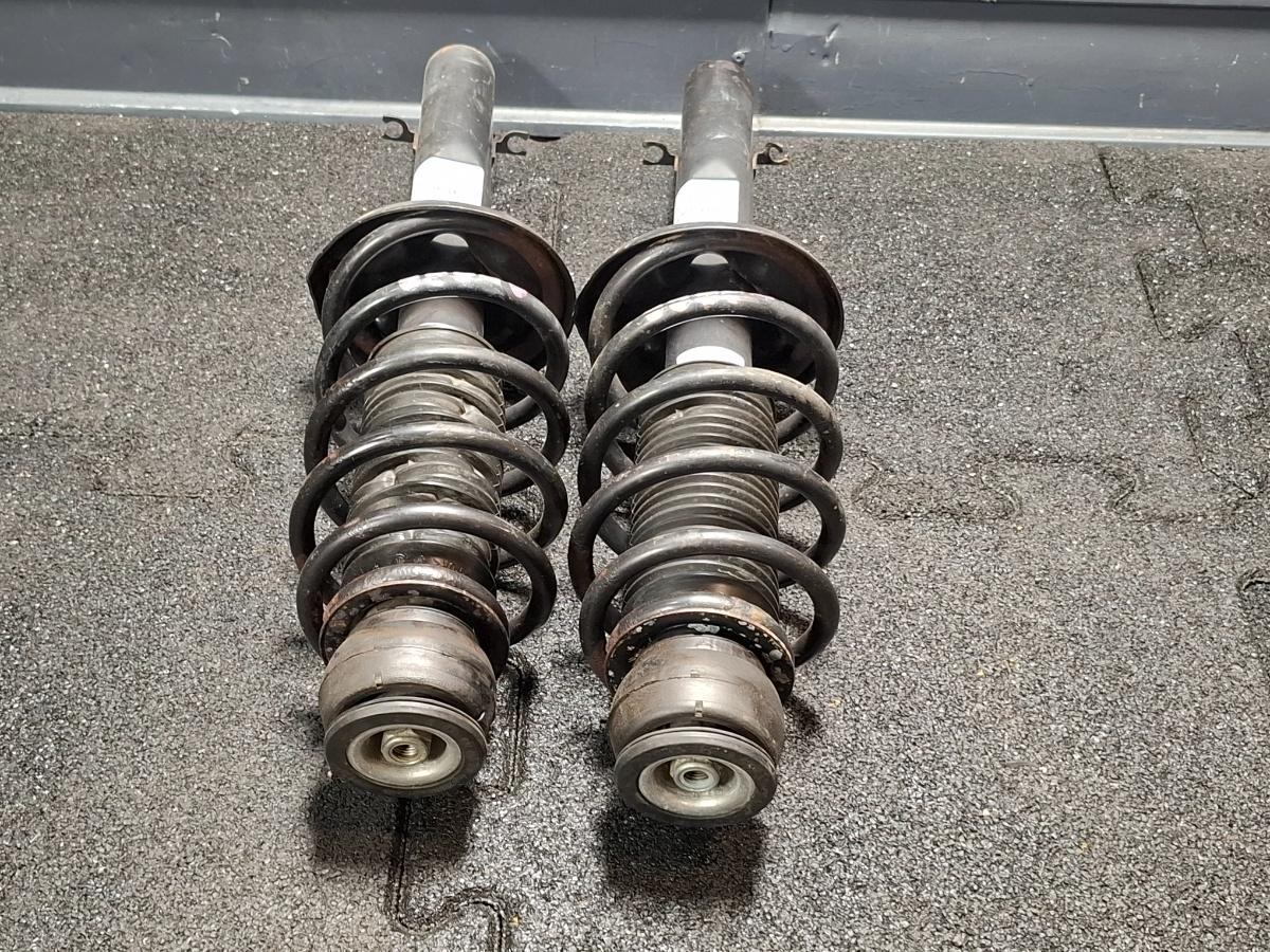 Set arcuri si amortizoare fata VOLKSWAGEN NEW BEETLE 9C1, 1C1 1998 - 2010  824903011164