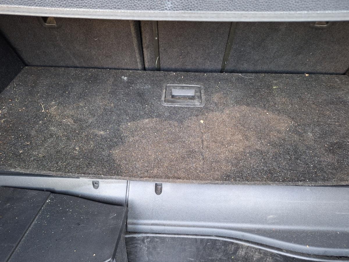 Mocheta capitonaj portbagaj VOLKSWAGEN PASSAT 365 2010 - 2014