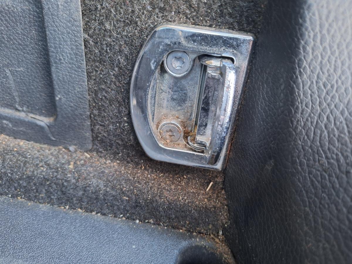 Suport fixare plasa pentru bagaje VOLKSWAGEN PASSAT 365 2010 - 20142.0 2.0 TDi BlueMotion CFFB