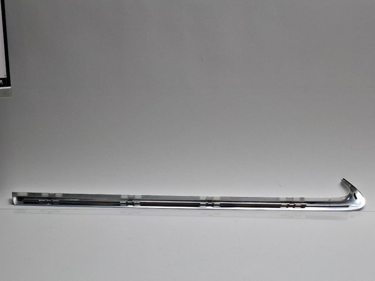 Ornament crom geam fix dreapta spate AUDI A4 IV Avant 8K5, B8 2007 - 20152.0 TDI CAGA, CJCA, CMEA, CMFA 8K9853346R