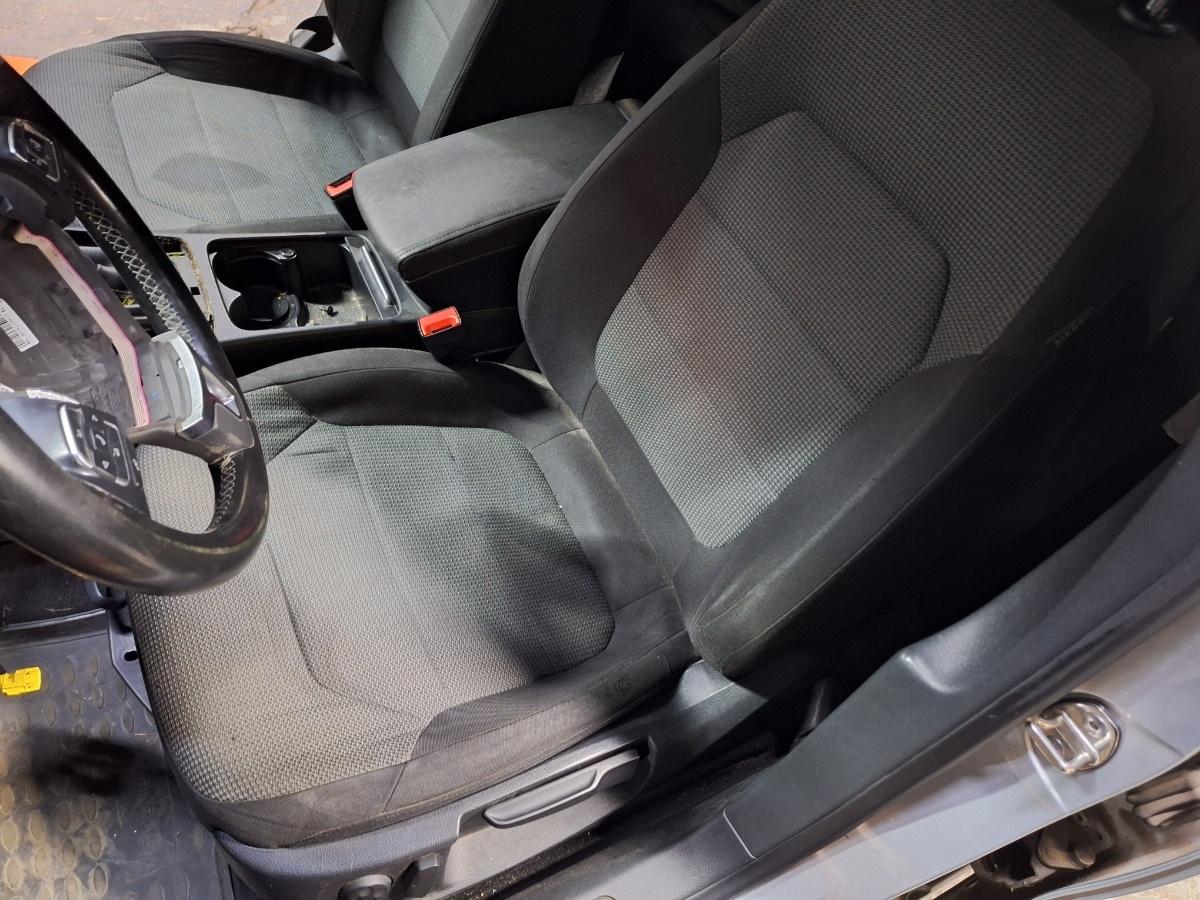 Scaun fata sofer stanga VOLKSWAGEN PASSAT 365 2010 - 2014