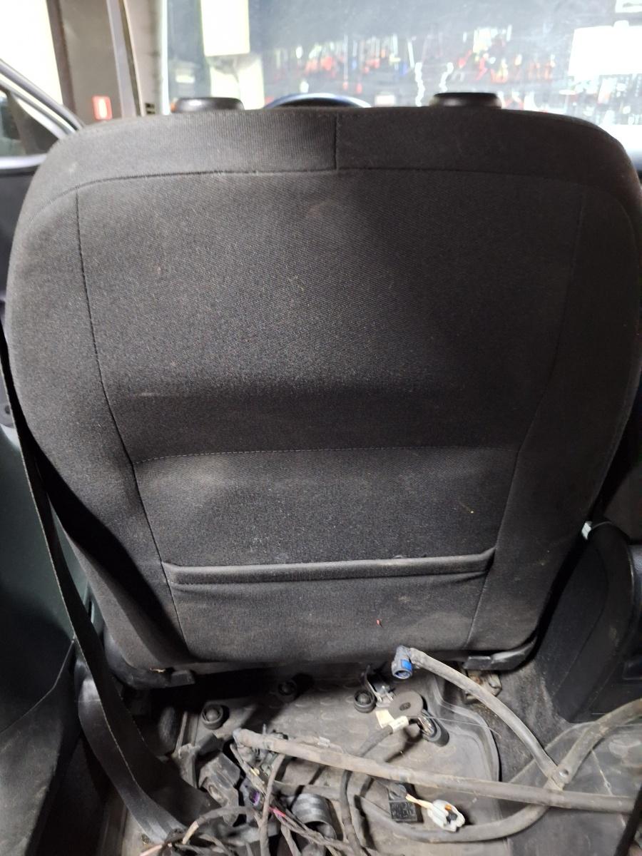Scaun fata sofer stanga VOLKSWAGEN PASSAT 365 2010 - 2014