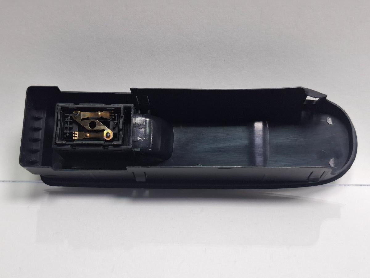 Buton geam electric dreapta fata VOLKSWAGEN GOLF VI 5K1 2008 - 20132.0 TDI CBDC, CLCA 5K0867256