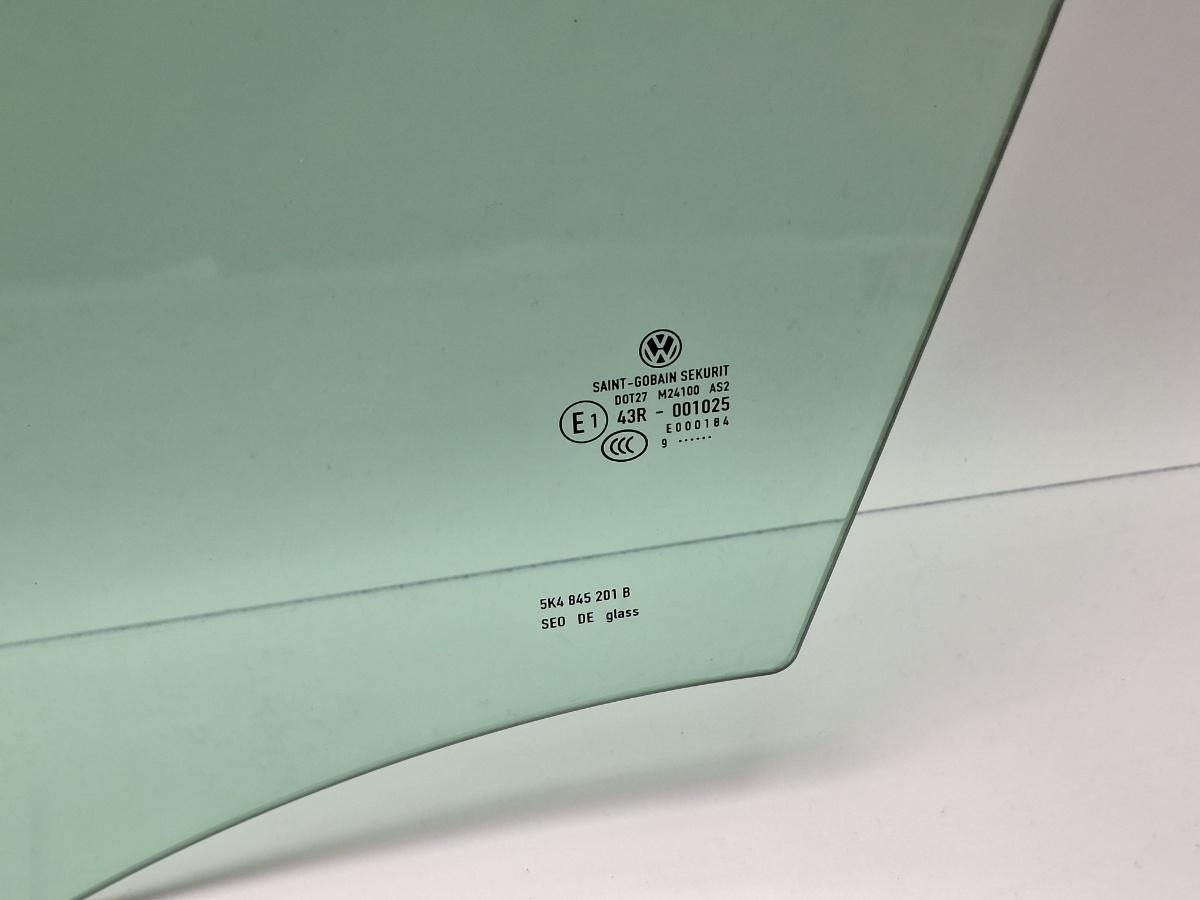 Geam usa stanga fata VOLKSWAGEN GOLF VI 5K1 2008 - 20132.0 TDI CBDC, CLCA SAINT-GOBAIN 43R-001025 5K4845201B