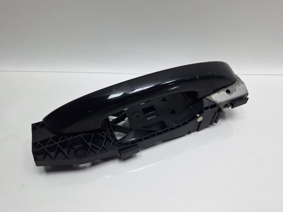 Maner/suport exterior usa stanga fata VOLKSWAGEN GOLF VI 5K1 2008 - 20132.0 TDI CBDC, CLCA 5N0837885G , 1K8837205E