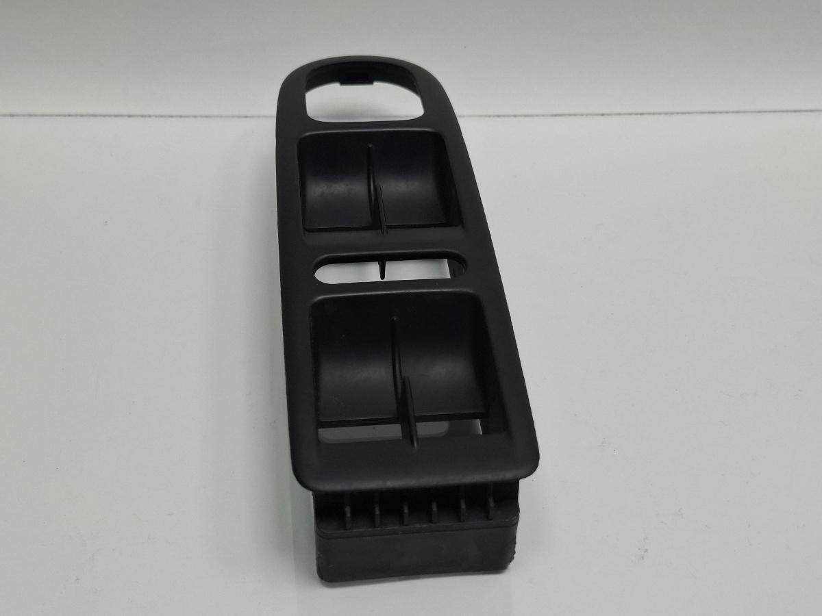 Ornament butoane geamuri electrice stanga fata VOLKSWAGEN GOLF VI 5K1 2008 - 20132.0 TDI CBDC, CLCA 5K0867255A