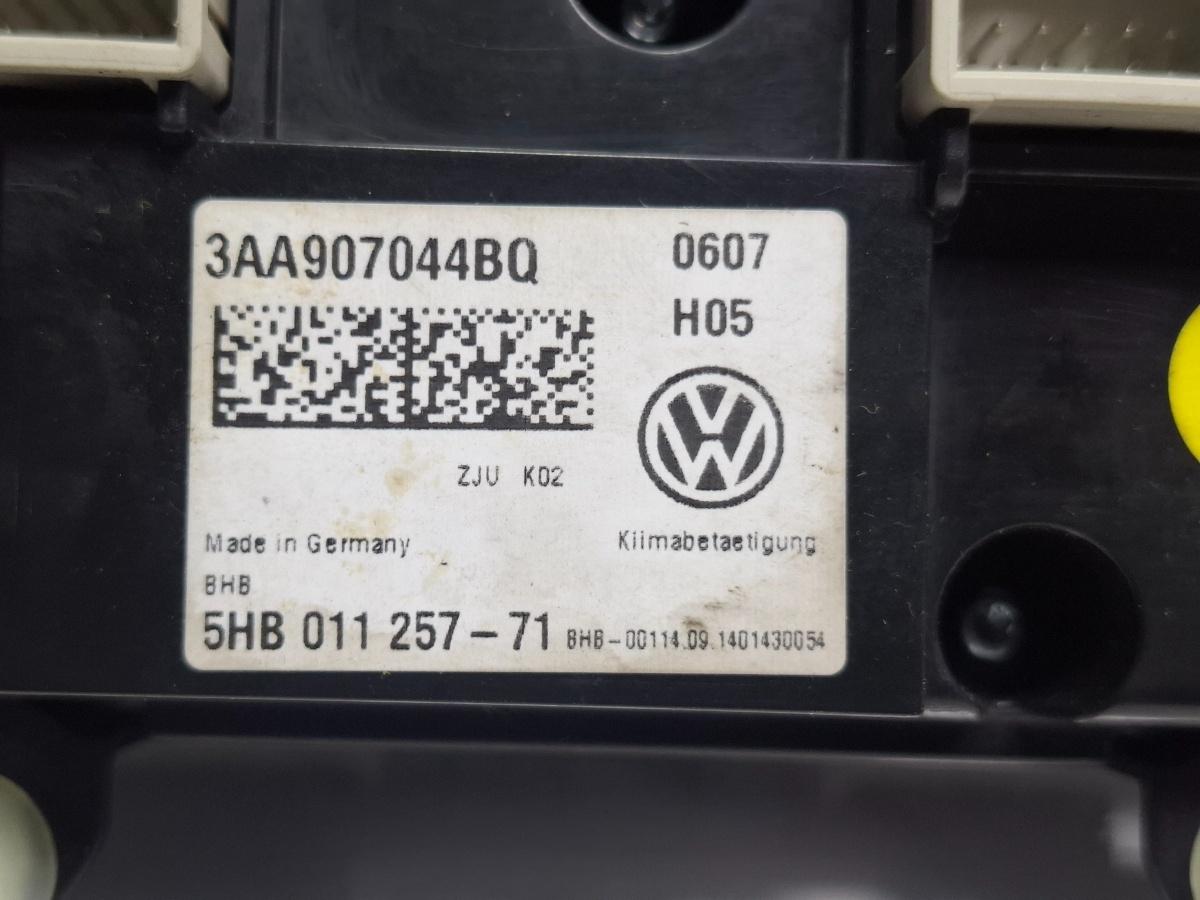 Panou clima VOLKSWAGEN PASSAT 365 2010 - 20142.0 2.0 TDi BlueMotion CFFB 3AA907044BQ , 5HB011257