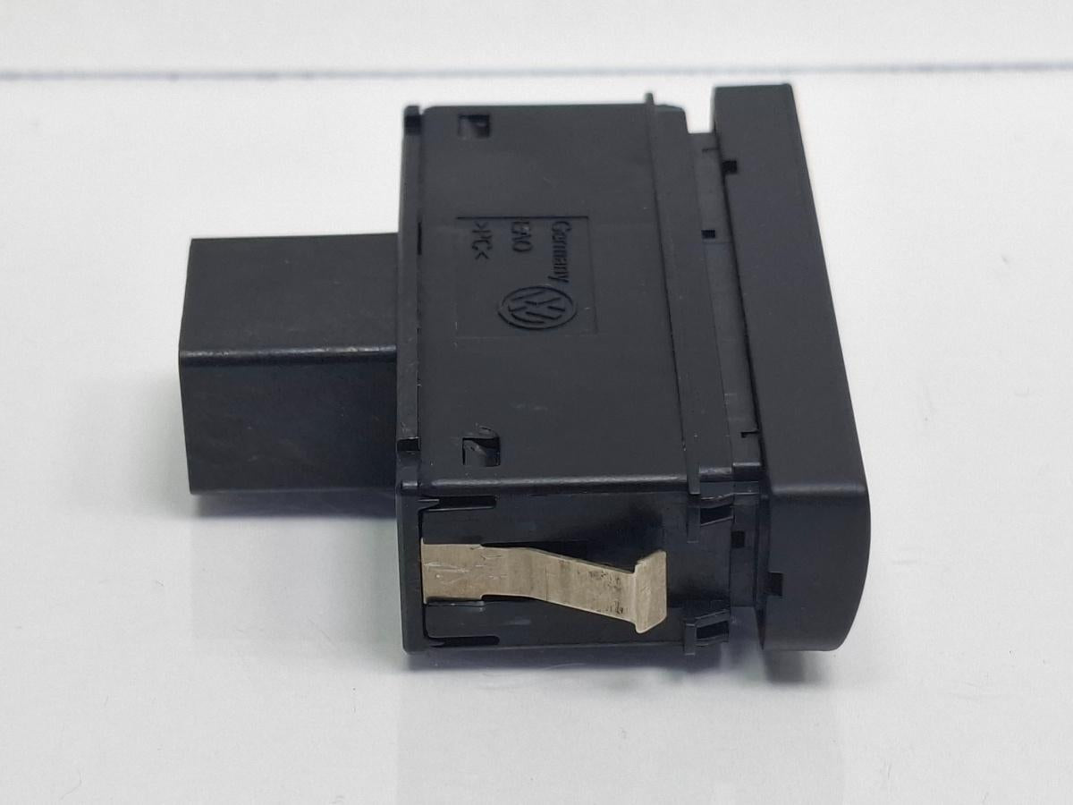 Buton avarie VOLKSWAGEN PASSAT Variant 365 2010 - 2014 2.0 TDI 4motion CFFB 3AA953509
