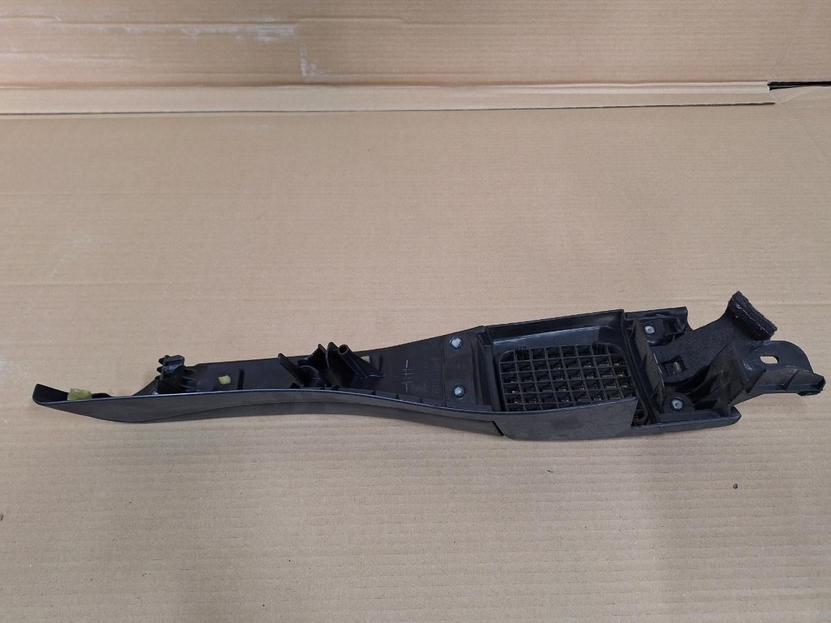 Ornament superior lateral bancheta spate dreapta TOYOTA PRIUS _W3_ 2008 - >1.8 Hybrid 2ZR-FXE 71751-X1B16