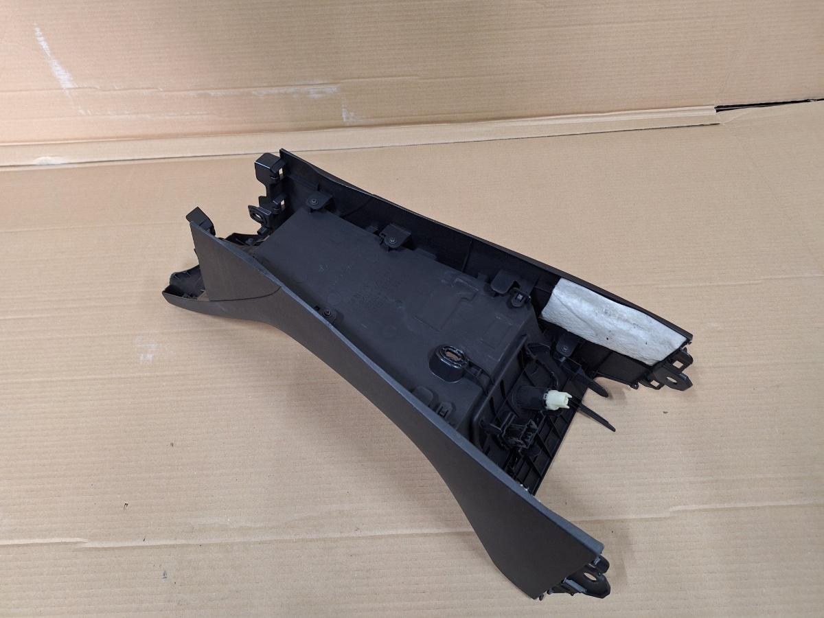 Consola centrala TOYOTA PRIUS _W3_ 2008 - >1.8 Hybrid 2ZR-FXE 58823-47020