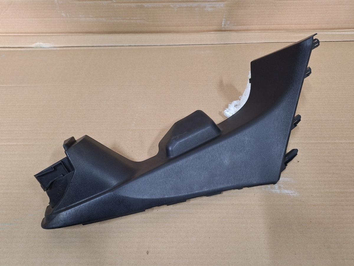 Ornament lateral consola centrala fata dreapta TOYOTA PRIUS _W3_ 2008 - >1.8 Hybrid 2ZR-FXE 55432-47050