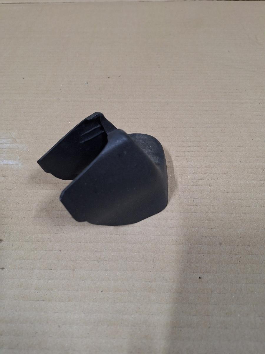 Ornamente sina de fixare scaun fata, sofer spate TOYOTA PRIUS _W3_ 2008 - >1.8 Hybrid 2ZR-FXE 72137-47040