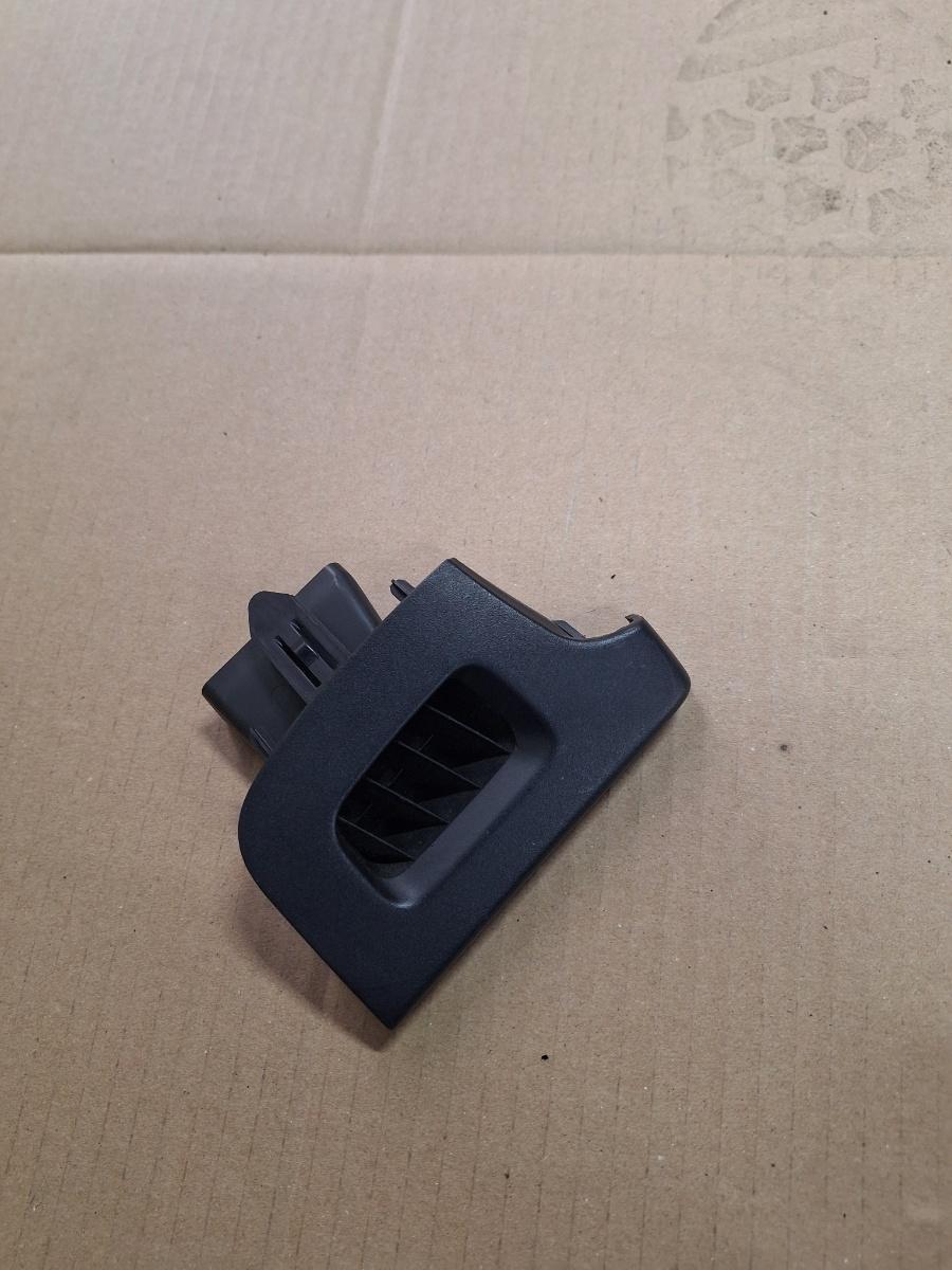 Grila de ventilatie laterala panou de bord dreapta TOYOTA PRIUS _W3_ 2008 - >1.8 Hybrid 2ZR-FXE 55961-47030