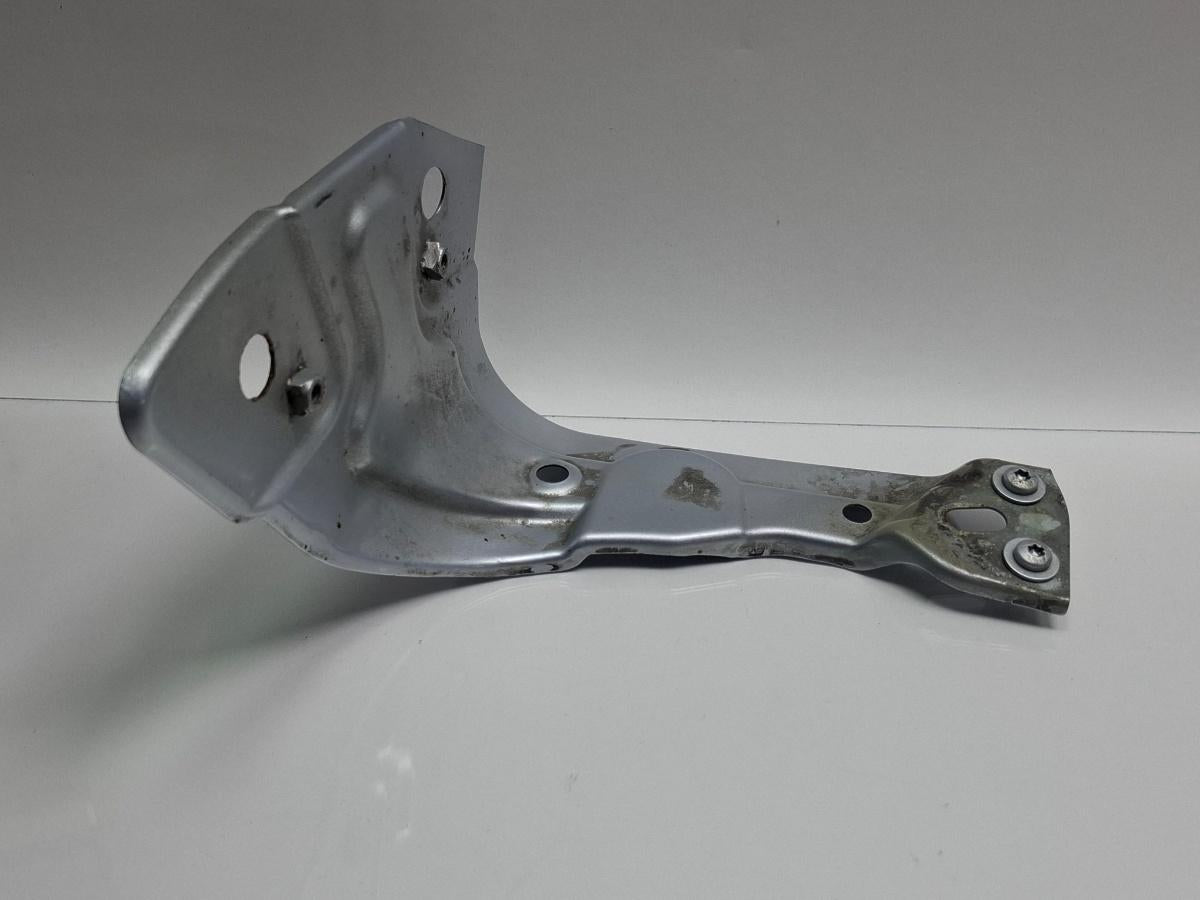 Suport aripa stanga fata VOLKSWAGEN PASSAT 365 2010 - 20142.0 2.0 TDi BlueMotion CFFB 3AA821141