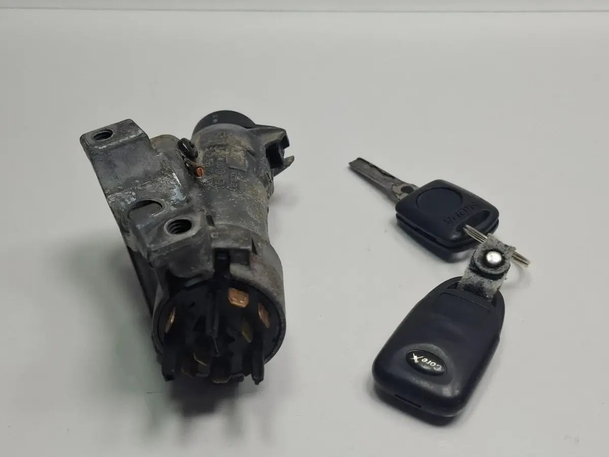 Contact cu cheie SKODA FABIA 6Y2 1999 - 20081.4 1.4 1.4 AME, AQW, ATZ 4B0905851C