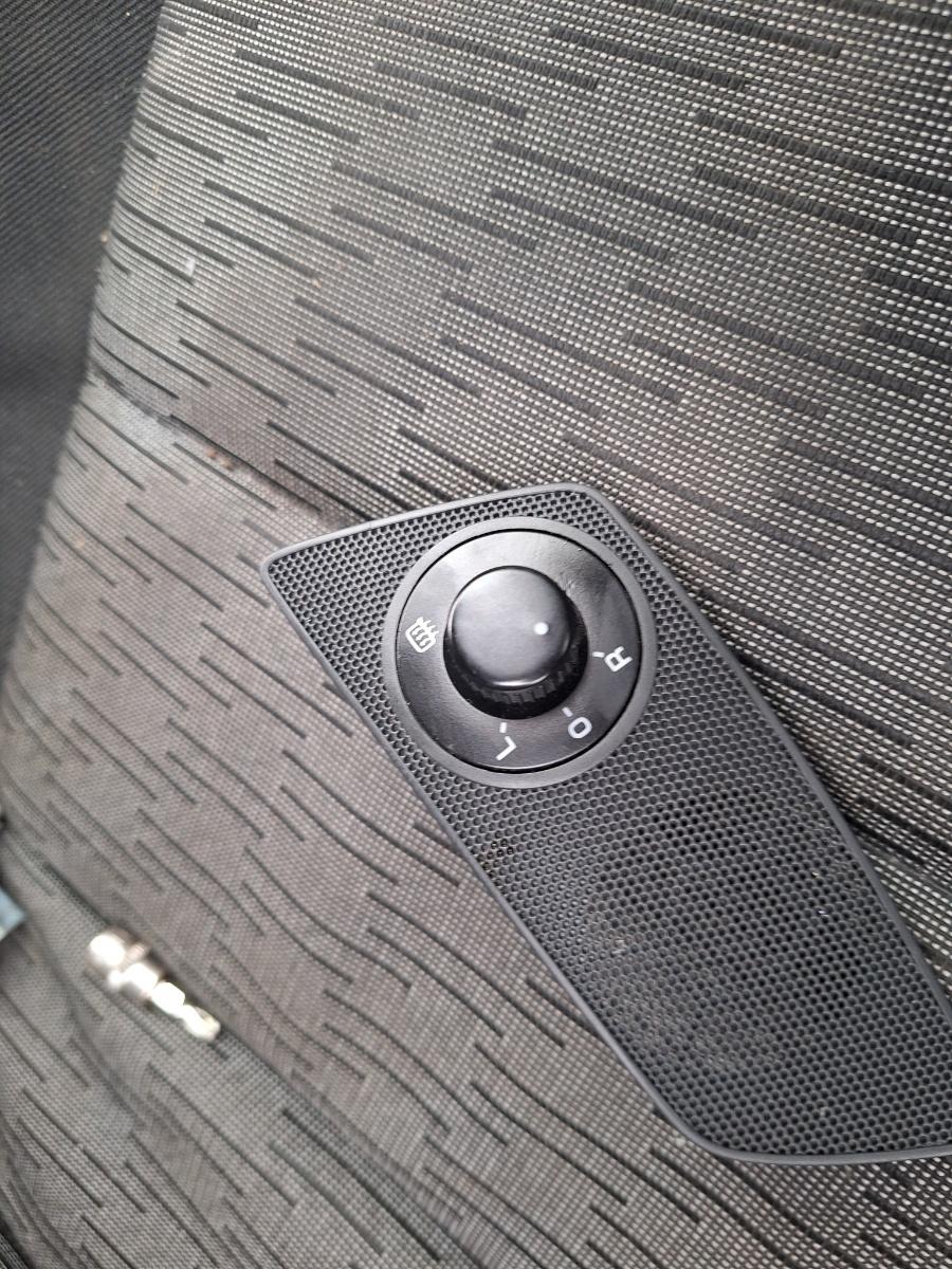 Oglinda laterala electrica portiera fata dreapta SKODA OCTAVIA 2 Facelift  2009 - 2013 , negru LF9R