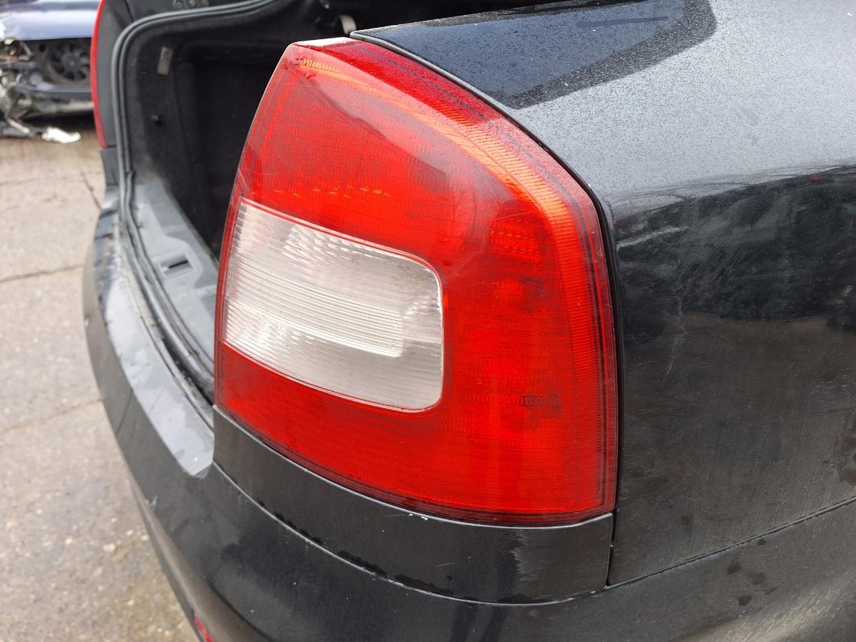 Lampa spate / Stop dreapta SKODA OCTAVIA 1Z3 2009 - 2013