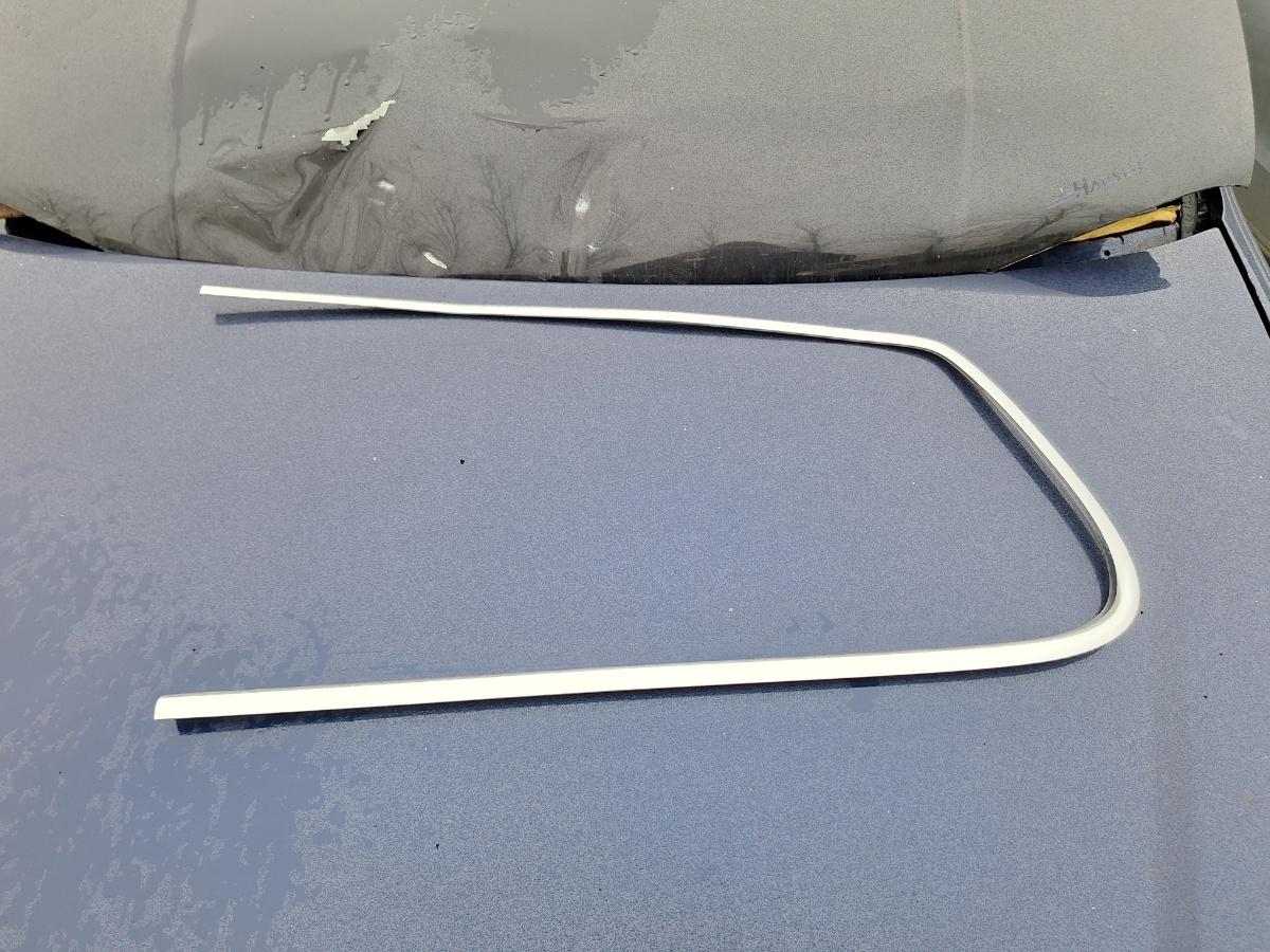 Ornament geam lateral spate stanga VOLKSWAGEN PASSAT 365 2010 - 2014 3AF853345N