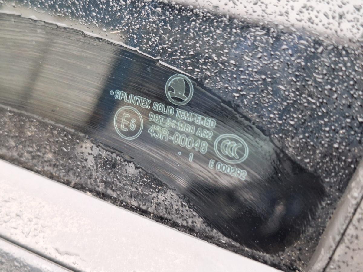 Geam portiera spate stanga SKODA OCTAVIA 1Z3 2004 - 2013