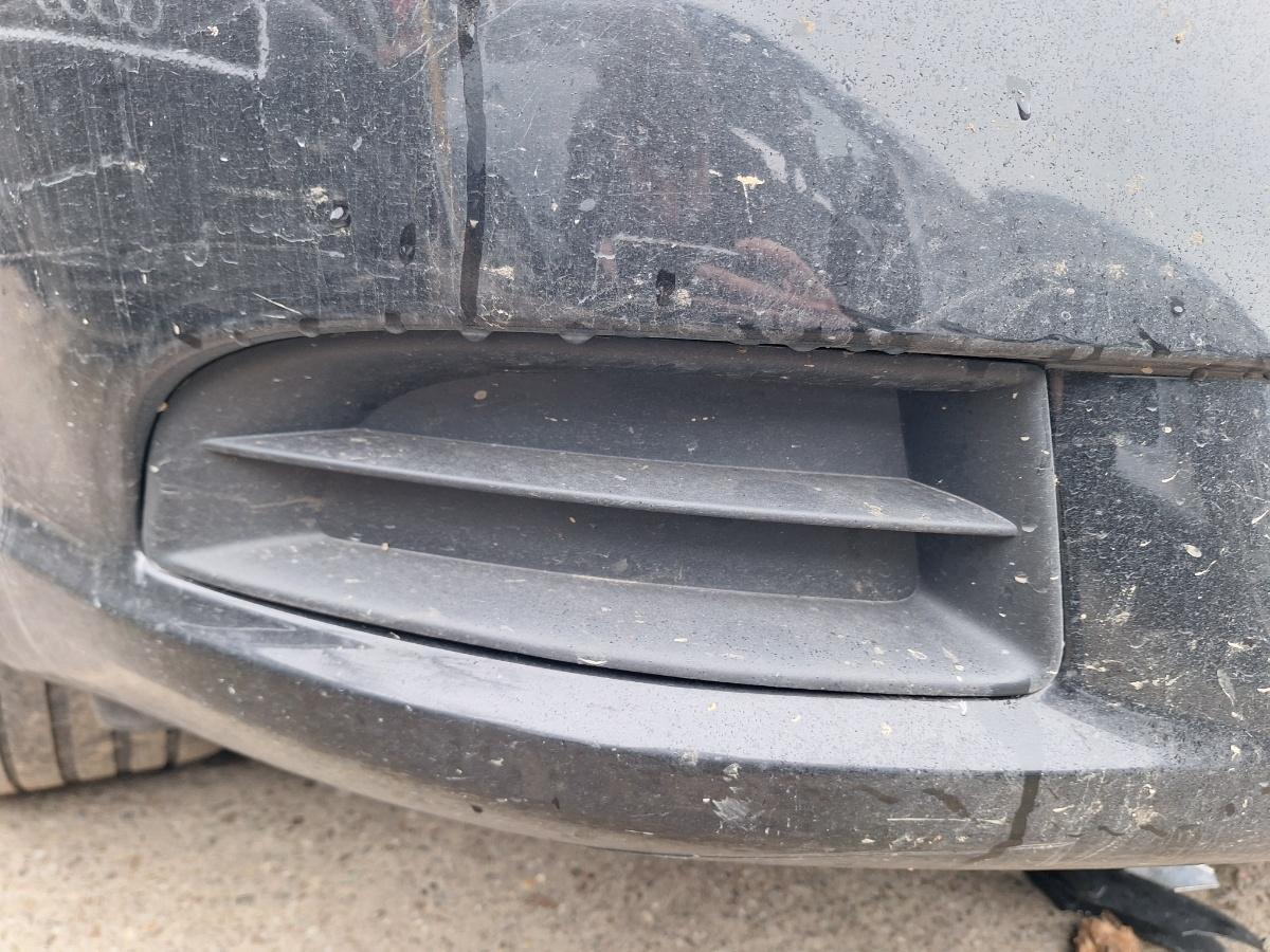 Grila inferioara bara de protectie fata dreapta SKODA OCTAVIA 1Z3 2004 - 20132.0 TDI 16V BKD, CFHC, CLCB