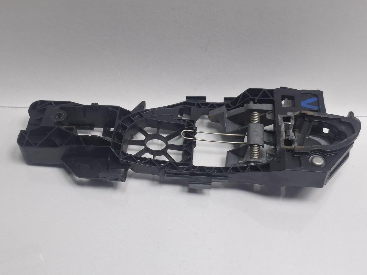 Suport maner usa stanga fata VOLKSWAGEN PASSAT 365 2010 - 20142.0 2.0 TDi BlueMotion CFFB  3C0837885H