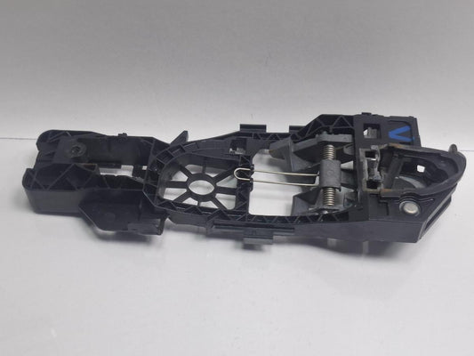 Suport maner usa stanga fata VOLKSWAGEN PASSAT 365 2010 - 20142.0 2.0 TDi BlueMotion CFFB  3C0837885H