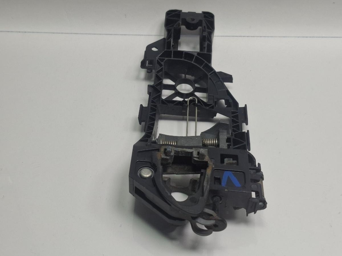 Suport maner usa stanga fata VOLKSWAGEN PASSAT 365 2010 - 20142.0 2.0 TDi BlueMotion CFFB  3C0837885H
