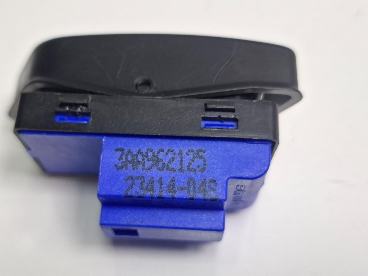 Buton blocare portiere VOLKSWAGEN PASSAT 365 2010 - 2014 2.0 TDi BlueMotion CFFB 3AA962125