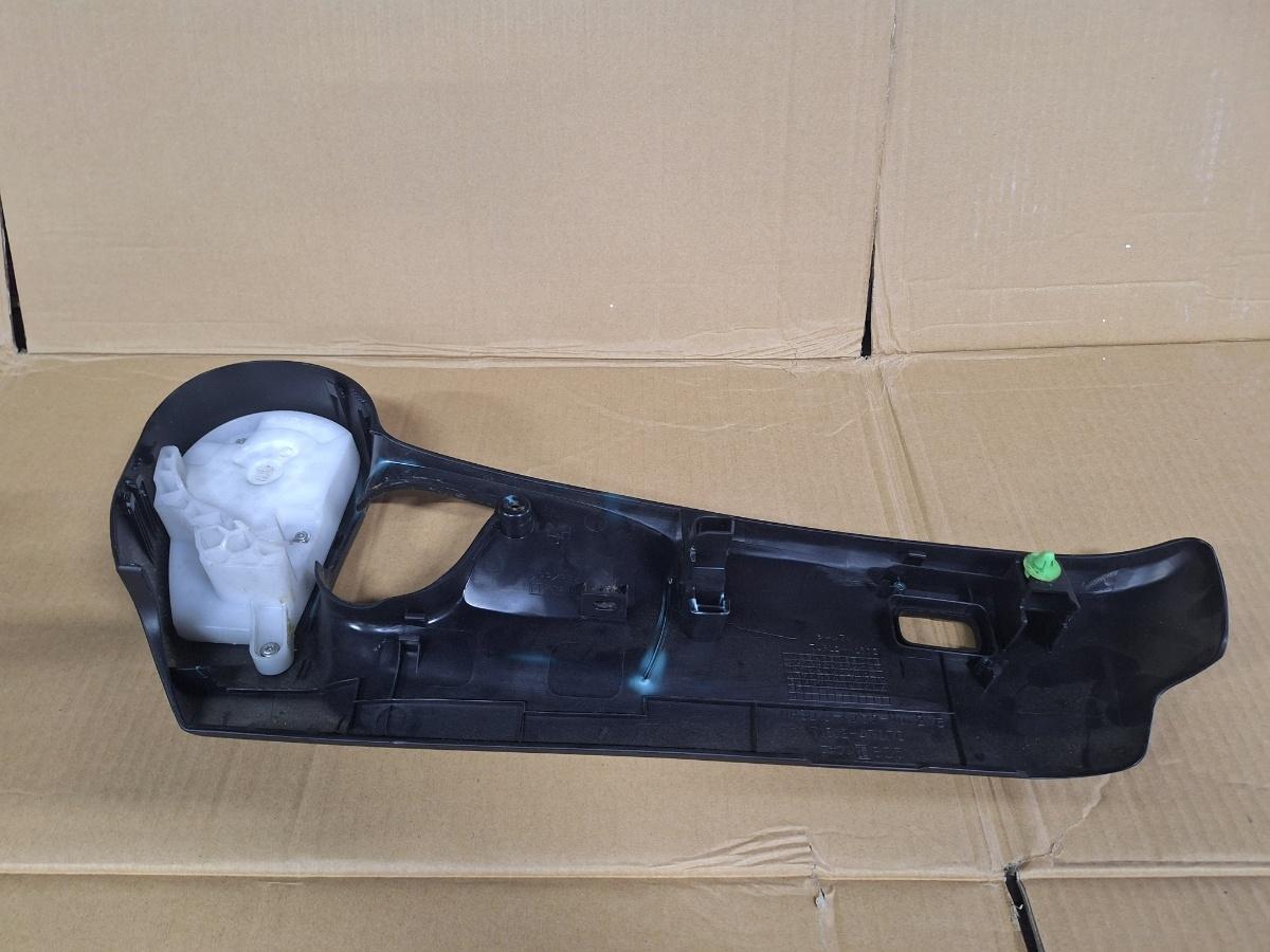 Ornament scaun stanga TOYOTA PRIUS _W3_ 2008 - >1.8 Hybrid 2ZR-FXE 71812-47070