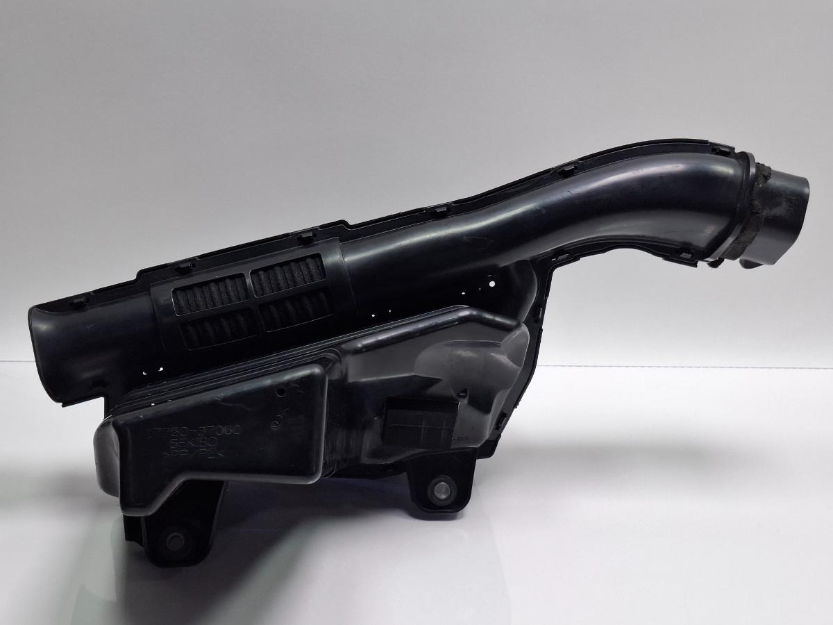 Carcasa filtru aer TOYOTA PRIUS _W3_ 2008 - >1.8 Hybrid 2ZR-FXE 1775037060