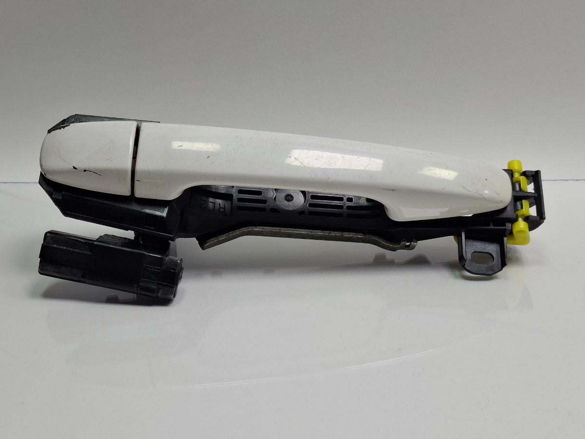 Maner exterior cu suport usa stanga spate TOYOTA PRIUS _W3_ 2008 - > alb 040 6921174020A , 6920447020