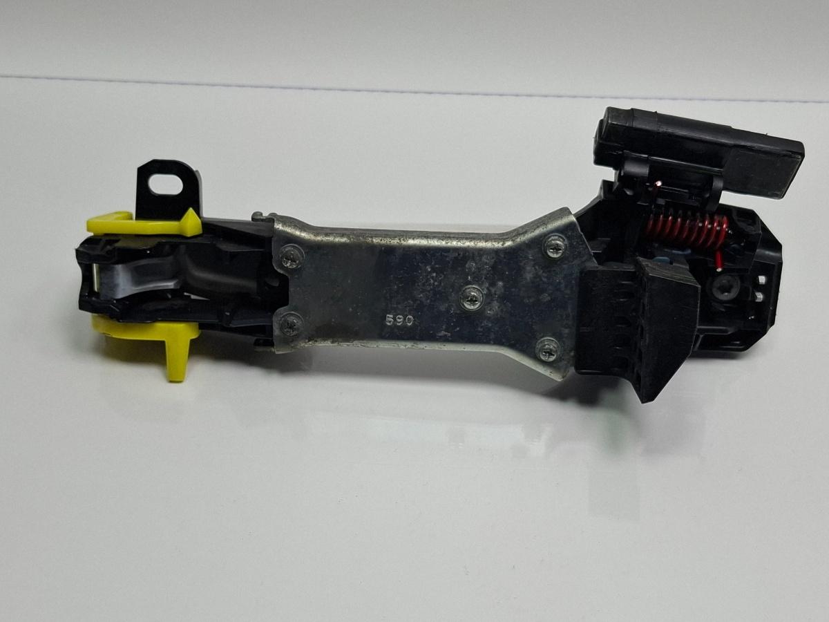 Maner exterior cu suport usa dreapta spate TOYOTA PRIUS _W3_ 2008 - >1.8 Hybrid 2ZR-FXE 6920347020 , 6921174020A
