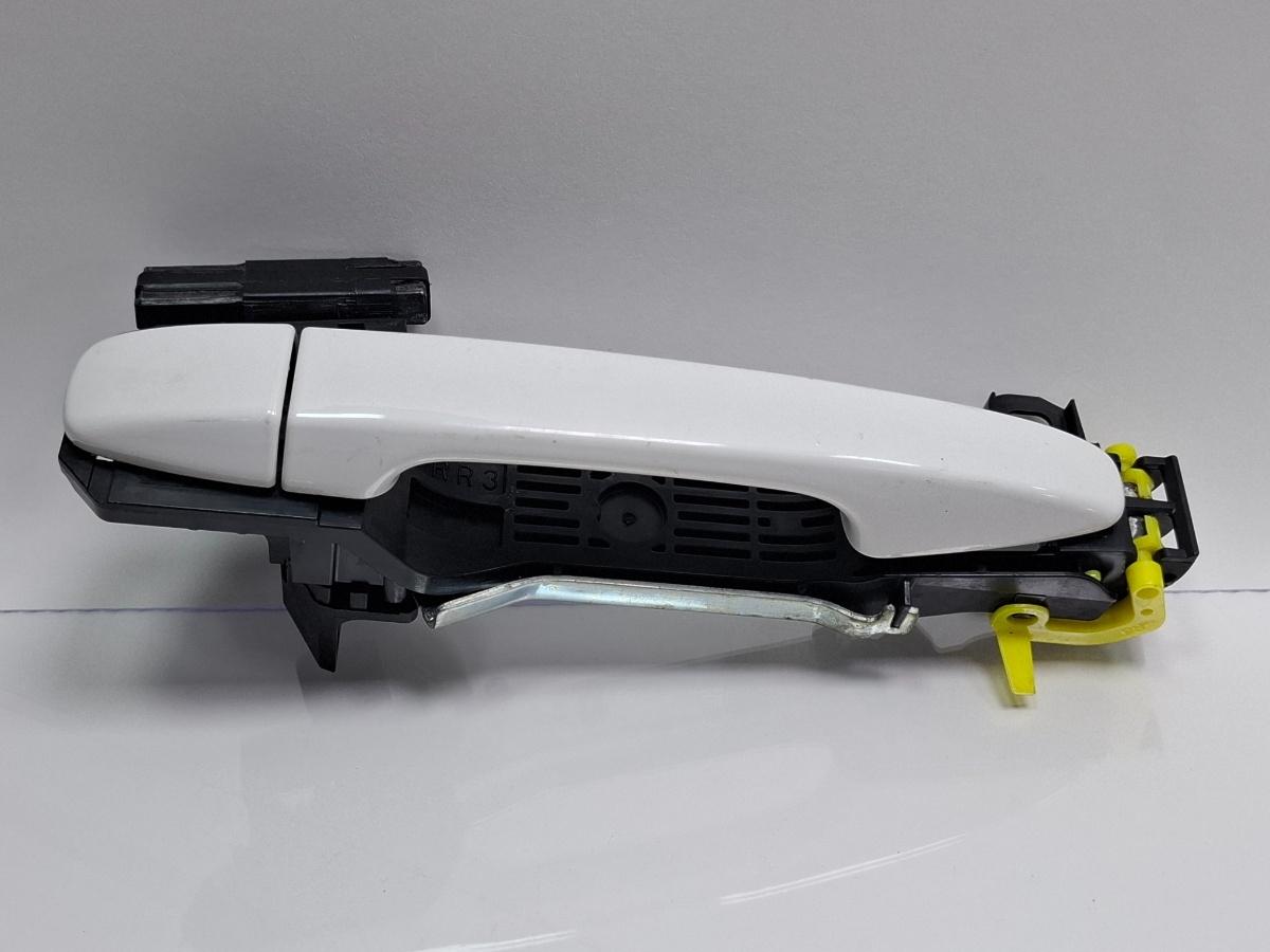 Maner exterior cu suport usa dreapta spate TOYOTA PRIUS _W3_ 2008 - >1.8 Hybrid 2ZR-FXE 6920347020 , 6921174020A