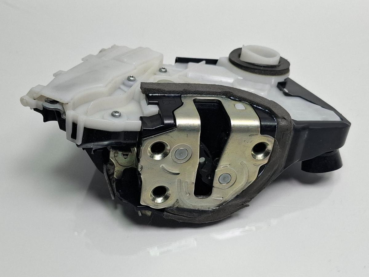 Broasca usa dreapta fata TOYOTA PRIUS _W3_ 2008 - >1.8 Hybrid 2ZR-FXE 6903047120