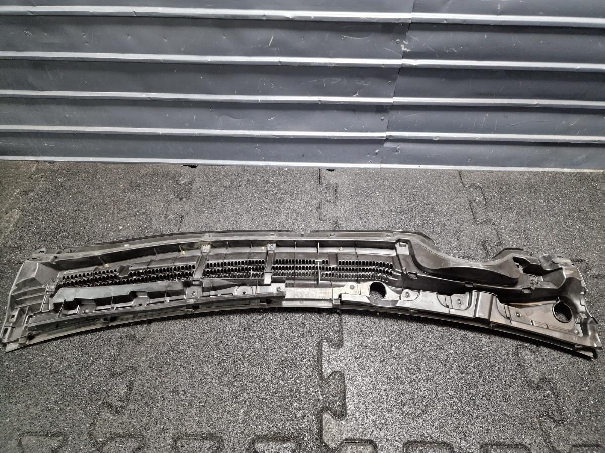 Grila stergatoare TOYOTA PRIUS _W3_ 2008 - >1.8 Hybrid 2ZR-FXE 5578147120