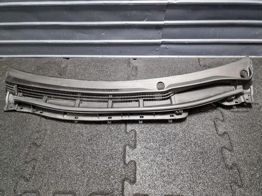 Grila stergatoare TOYOTA PRIUS _W3_ 2008 - >1.8 Hybrid 2ZR-FXE 5578147120