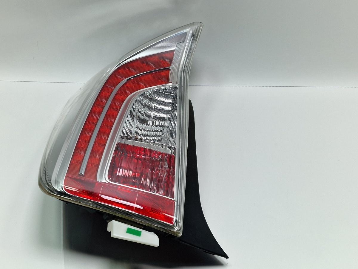 Stop stanga TOYOTA PRIUS _W3_ 2008 - >1.8 Hybrid 2ZR-FXE 8156147180