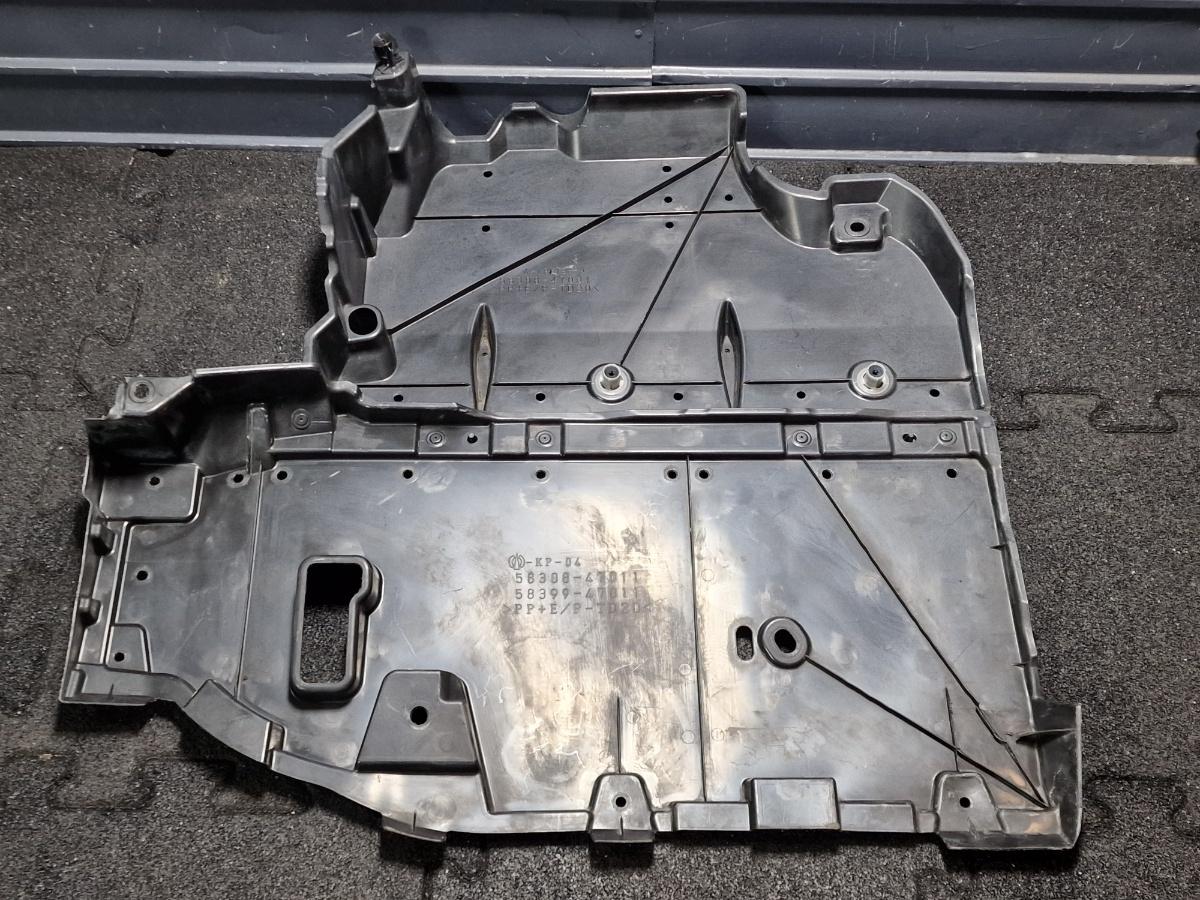 Scut de protectie sub caroserie spate TOYOTA PRIUS _W3_ 2008 - >1.8 Hybrid 2ZR-FXE 5830847011