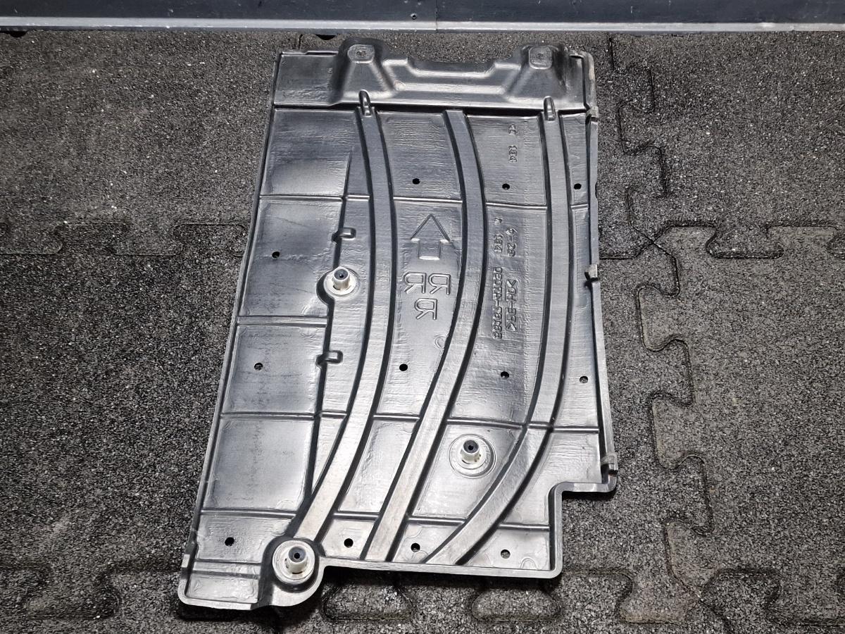 Scut protectie  dreapta spate TOYOTA PRIUS _W3_ 2008 - >1.8 Hybrid 2ZR-FXE 5816747030