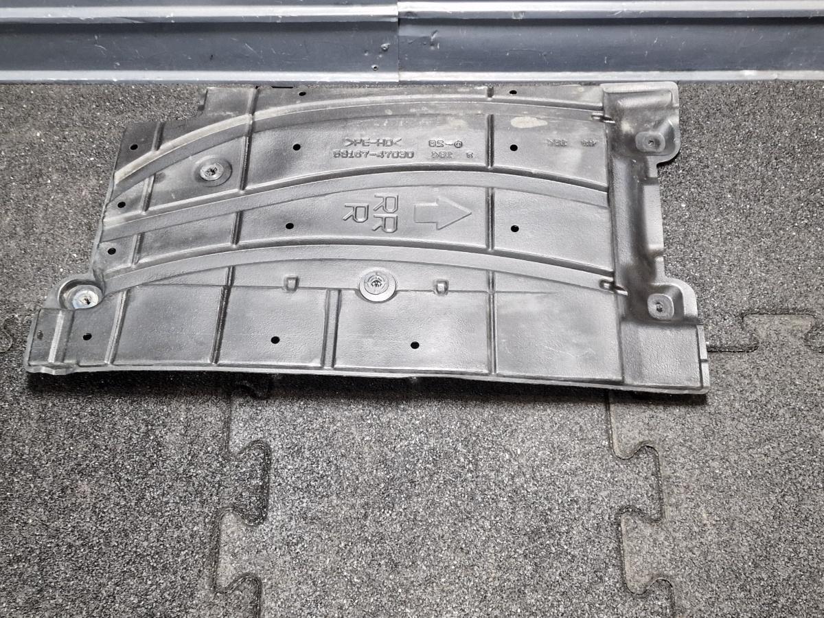 Scut protectie  dreapta spate TOYOTA PRIUS _W3_ 2008 - >1.8 Hybrid 2ZR-FXE 5816747030
