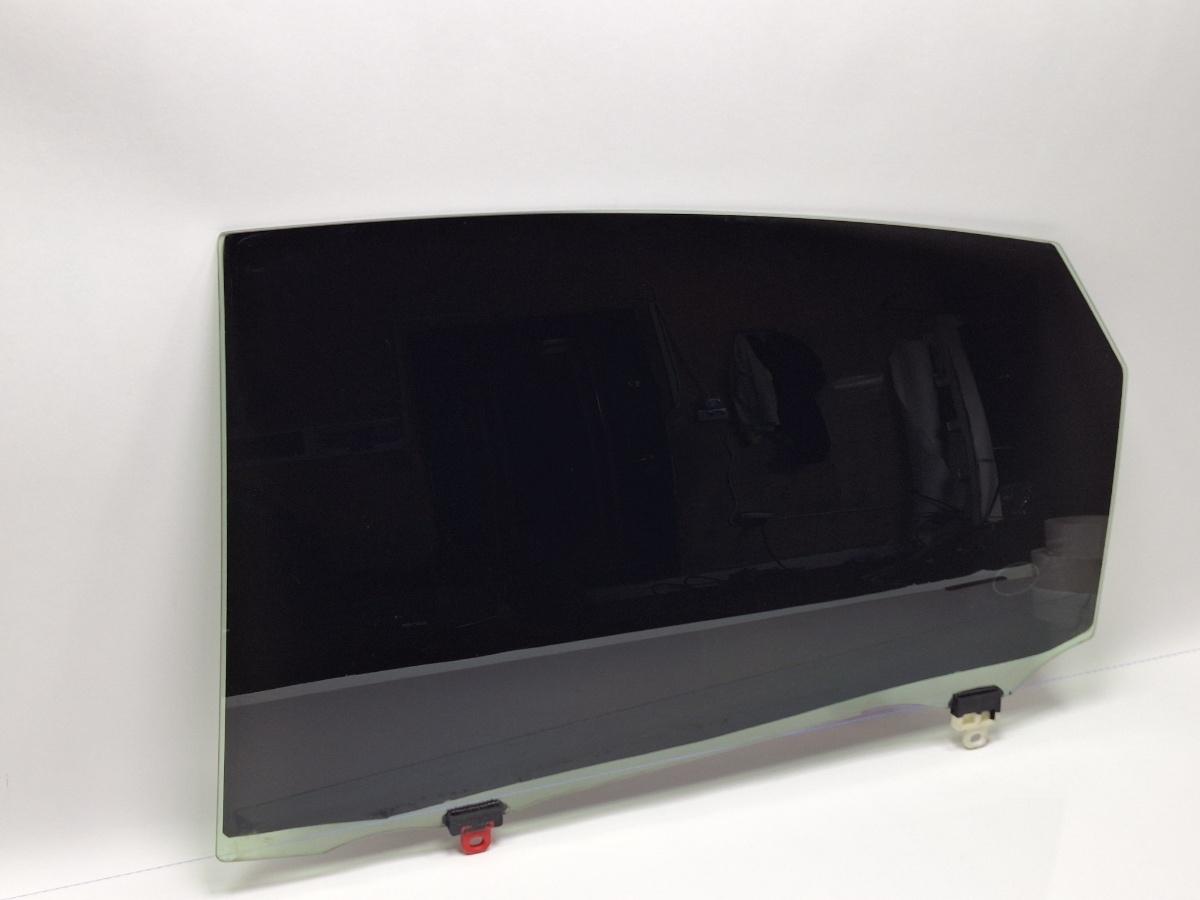 Geam usa stanga spate TOYOTA PRIUS _W3_ 2008 - >1.8 Hybrid 2ZR-FXE 6810447051