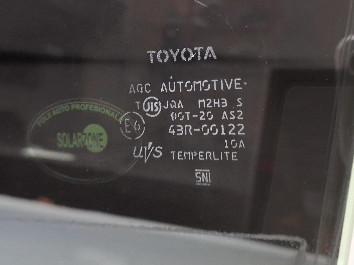 Geam usa stanga spate TOYOTA PRIUS _W3_ 2008 - >1.8 Hybrid 2ZR-FXE 6810447051