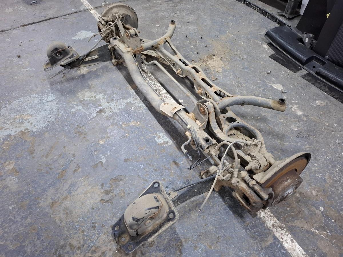 Punte spate completa VOLKSWAGEN JETTA IV 162, 163, AV3, AV2 2009 - 2018 5C0505315H
