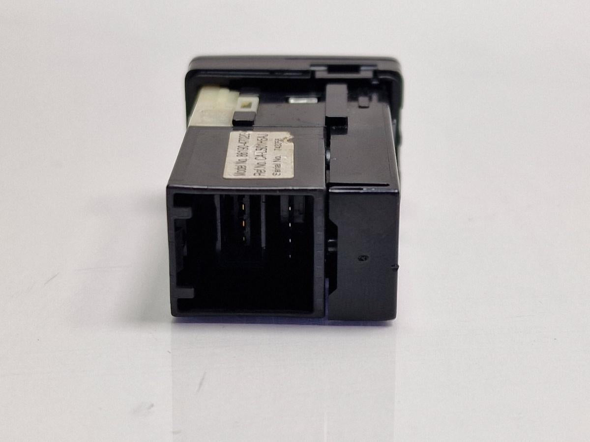 Mufa conector AUX TOYOTA PRIUS _W3_ 2008 - >1.8 Hybrid 2ZR-FXE 8619047020