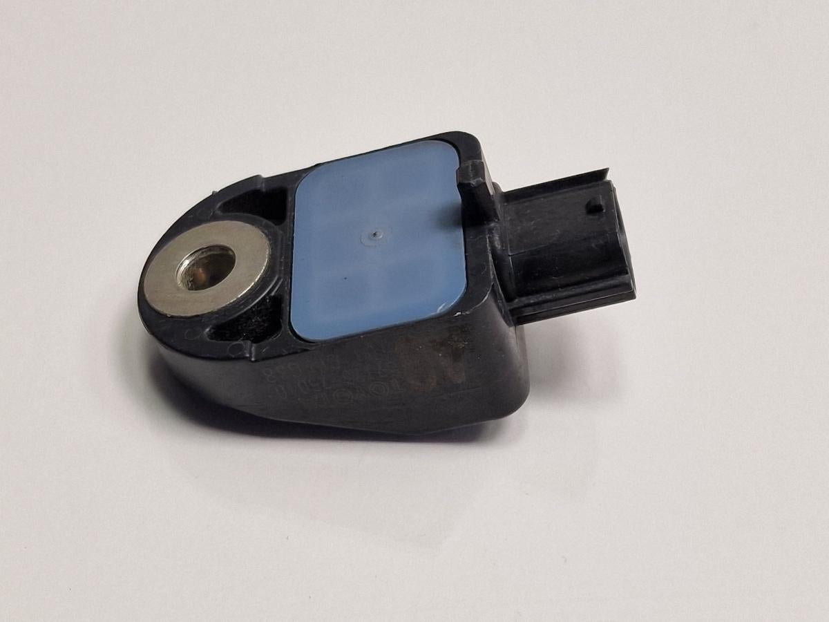Senzor impact TOYOTA PRIUS _W3_ 2008 - >1.8 Hybrid 2ZR-FXE 8917375010
