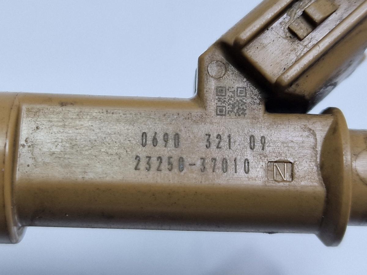 Injector  TOYOTA PRIUS _W3_ 2008 - >1.8 Hybrid 2ZR-FXE 2325037010