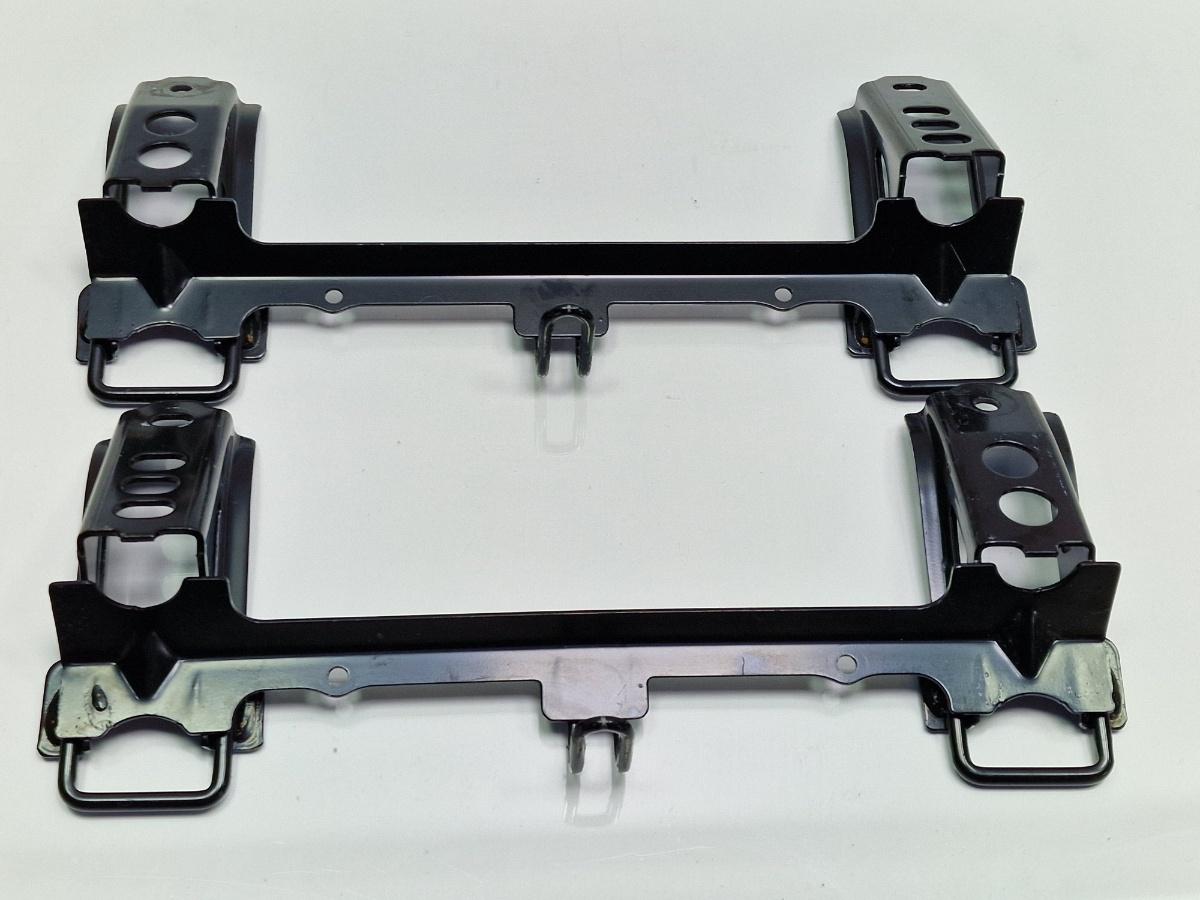 Suporti ISOFIX TOYOTA PRIUS _W3_ 2008 - >1.8 Hybrid 2ZR-FXE 7370547040 , 7370647050