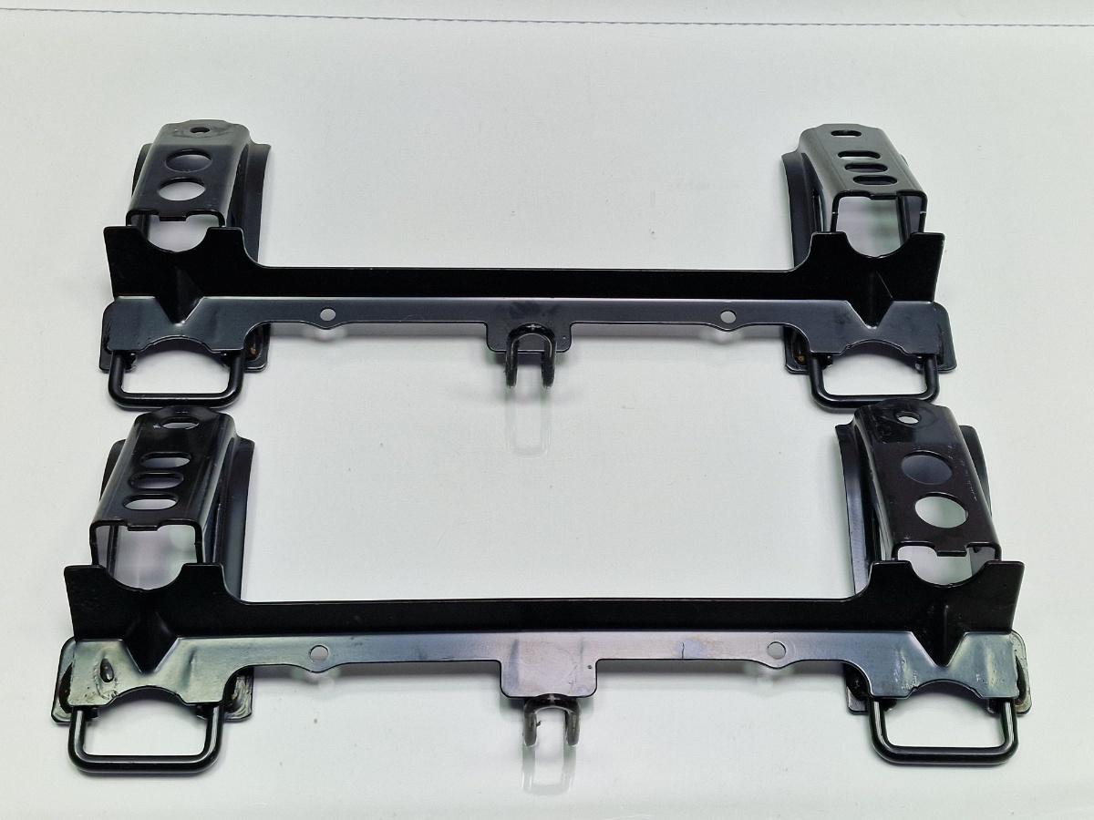 Suporti ISOFIX TOYOTA PRIUS _W3_ 2008 - >1.8 Hybrid 2ZR-FXE 7370547040 , 7370647050