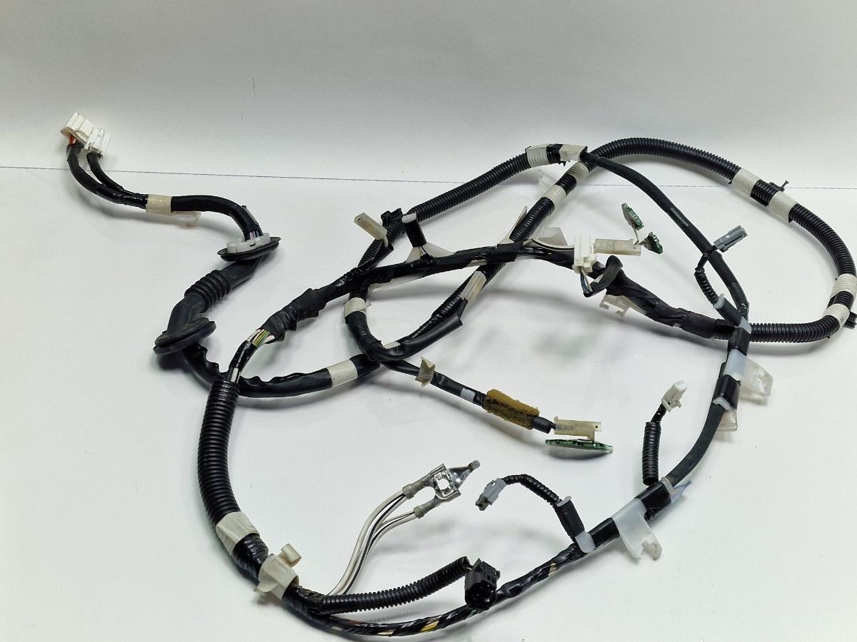Instalatie electrica portbagaj TOYOTA PRIUS _W3_ 2008 - >1.8 Hybrid 2ZR-FXE 8218447370